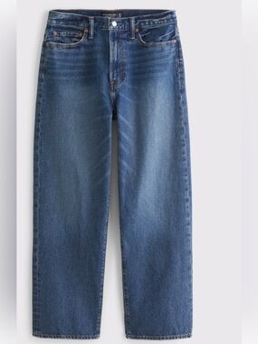 Classic Straight Fit Men’s Jeans in Medium Blue